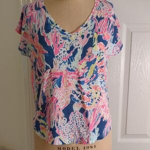 Lilly Pulitzer V-neck T-shirt Sz. S